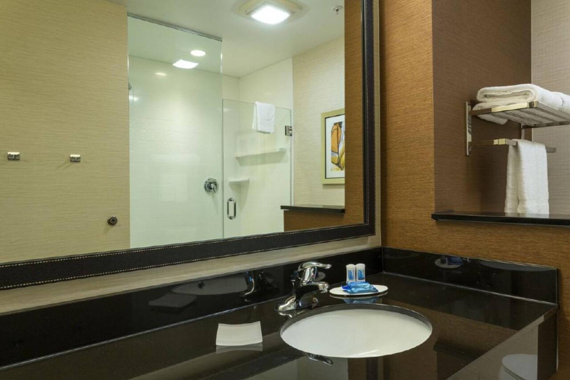 Fairfield Inn & Suites By Marriott Fort Lauderdale פמברוק פיינס מראה חיצוני תמונה